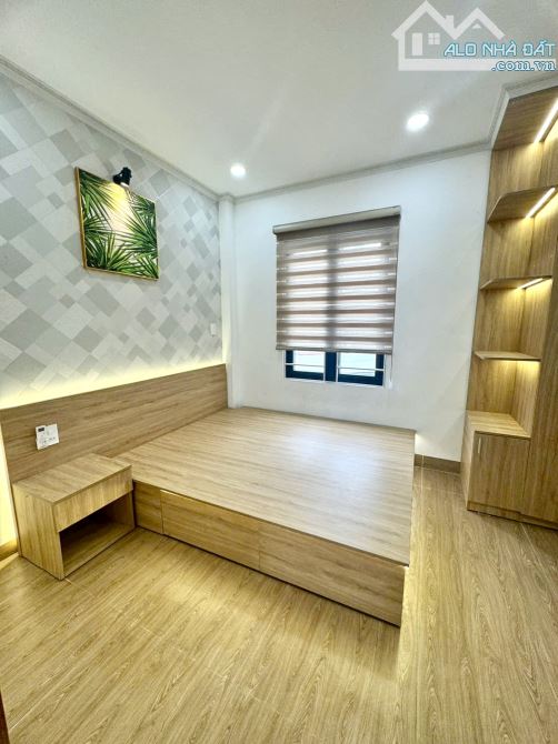 4.25❌13m, BÁN NHÀ 5 TẦNG, HẺM 8M, 1/ LÂM THỊ HỐ, TCH, Q.12, 5 TỶ HƠN - 4
