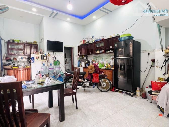 QUẬN 12 - TCH 35 - Nhà 2 Tầng - Mặt Tiền Kinh Doanh , DT: 160M2, - SHR , Giá 6,990 Tỷ.. - 4