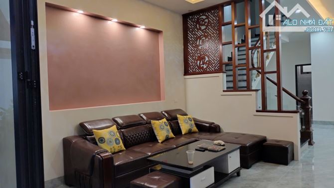 Bán nhà 3 tầng tại Định trung, Vĩnh yên, Vĩnh Phúc. DT 120m2 Hướng tây nam, Giá 4,3 tỷ - 4