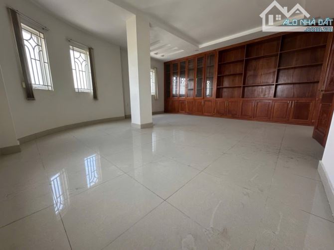Cho thuê toà nhà mặt tiền Nguyễn Duy Trinh - Quận 9- 7 tầng - 60tr/tháng - 4