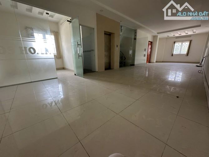CHO THUÊ TOÀ NHÀ 7 TẦNG - THANG MÁY - LÔ GÓC 2 MẶT TIỀN KINH DOANH - 1250M2 SỬ DỤNG - 4