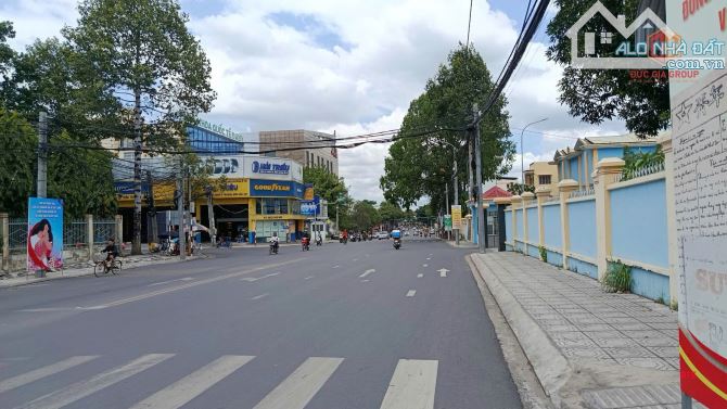 Bán nhà 1 trệt 1 lầu đường Dương Tử Giang vào 200m,P.Tân Mai giá 3,6 tỷ - 4