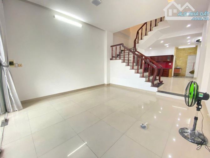 BÁN NHÀ MẶT TIỀN 3 TẦNG ĐÚC LÊN SỐ NHÀ 23 HOÀ MINH 16 - 4