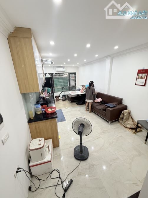 Nhà đẹp lung linh, gần cầu Chương Dương, 35m2- 6T- thang máy, ô tô tránh - 4