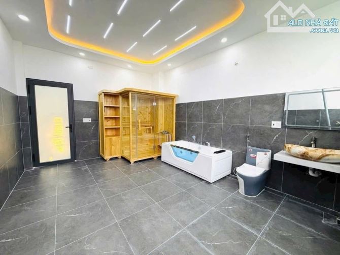 Nhà bán - Thạnh Xuân 25 - 5 Tầng fun Nội Tất - Nhỉnh 6 tỷ có TL - 4