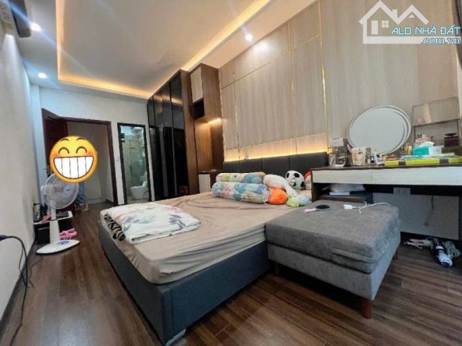 Bán nhà Ngọc Lâm,Long Biên 5 tầng,35m oto đỗ gần nhỉnh 7 tỷ - 4