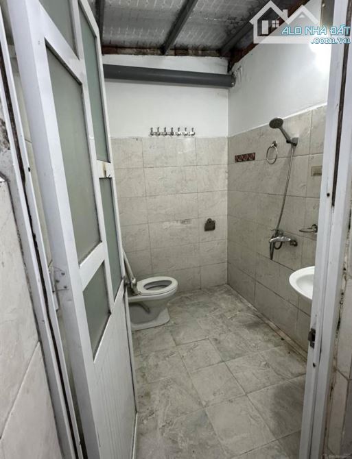 Cho thuê nhà ngõ ô tô 192 Phố Lê Trọng Tấn, 70m2 x 2 tầng, 3 ngủ, 8 Triệu KD, VP, ở - 4