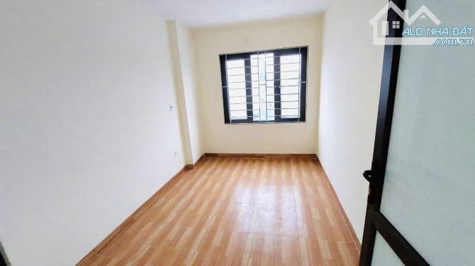 NHÀ MỚI PHỐ QUYẾT THẮNG- YÊN NGHĨA-5 TẦNG-MT5,4-FULL ĐỒ-ĐỦ CÔNG NĂNG Ở NGAY 35M2- 5,5 TỶ - 4