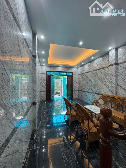 Cho thuê nhà nguyên căn ngõ 192 Lê Trọng Tấn Hoàng Mai. DT 60m x 4 tầng, giá 16tr - 4