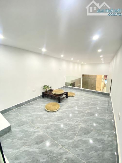 BÁN NHÀ THỊNH QUANG ĐỐNG ĐA 30m 5Tầng Mt 3m GIÁ 6.5 TỶ LÔ GÓC NGÕ THÔNG KINH DOANH. - 4