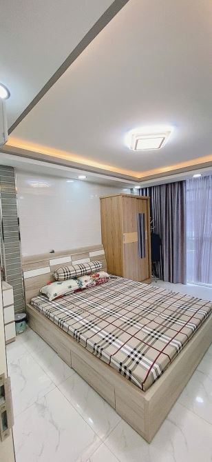 Bán nhà mới  MTKD đỉnh 10M Đội Cung quận 11 dt 33m2- 3 tầng chỉ 6.8 tỷ tl - 6