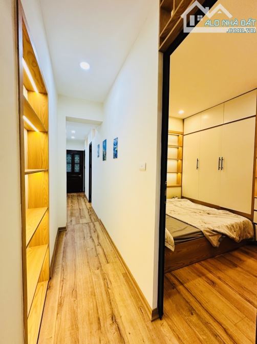 BÁN NHÀ TẬP THỂ TẦNG 2 PHỐ NGUYỄN CÔNG TRỨ - 90M- 3 PN-Ô TÔ ĐỖ CỬA- TÀI CHÍNH  4 TỶ - 5