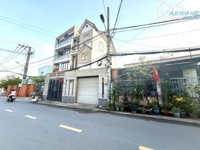 Gấp bán nhà Thủ Đức, giá 8.9 tỷ, 3 tầng, dt 80m2, gần Mt Tam Bình. - 5