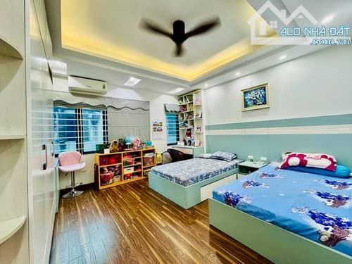 BÁN NHÀ ĐẸP KHU TRUNG TÂM HÀNH CHÍNH QUẬN NAM TỪ LIÊM 37M - MẶT TIỀN 4.65M - 5