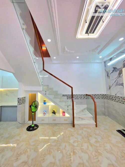 Bán nhà sổ hồng riêng hẻm 1716 Huỳnh Tấn Phát, NB, DT 5 x8m. 1 lầu. Giá 3,25 tỷ - 5