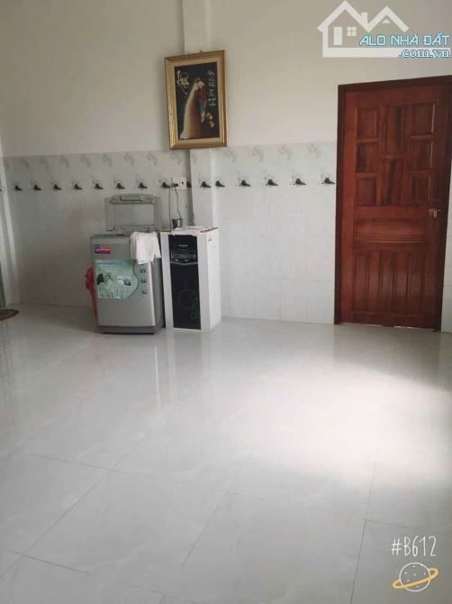 CẦN BÁN NHÀ GIÁ TỐT MT NHỰA GẦN UBND PHƯỜNG 5 - 5
