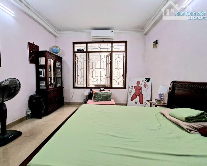 Ô tô tránh cách 1 nhà - Ngõ thông khắp ngả - Kinh doanh - Triều Khúc 35m2 x 4 tầng, 7,68 t - 5