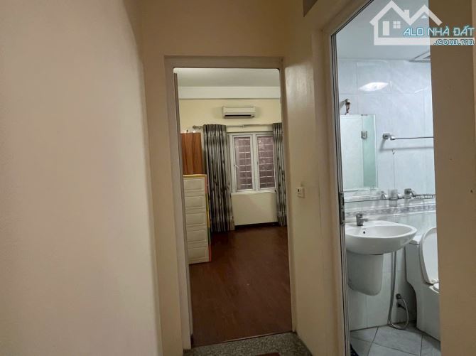 Gia đình tôi bán nhà phố Yên Hoà, sổ đổ riêng 60m2, mặt ngõ kinh doanh - 5