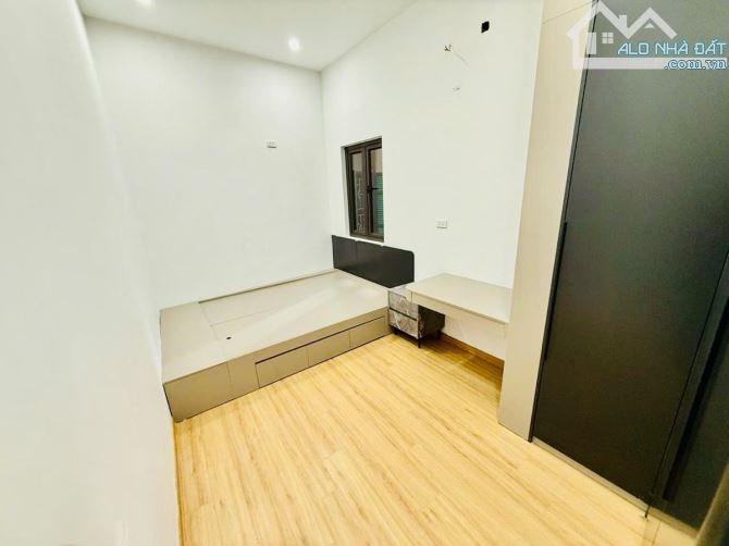 ĐỘI CẤN – 36M² – NHÀ 5 TẦNG HIỆN ĐẠI – Ở NGAY – SỔ ĐỎ CHÍNH CHỦ – 8.9 TỶ - 5