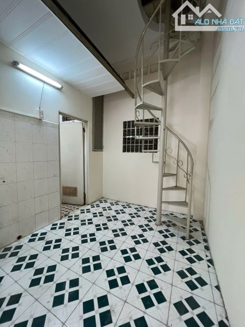 Cho thuê nhà nguyên căn đường Đồng Đen phường 14 quận Tân Bình 2PN giá 9 triệu - 5