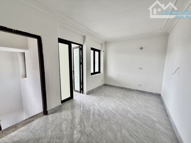 Bán Nhà Trung Tâm Cầu Giấy , 5 Tầng , Mặt Tiền 5,6m , 8,4 Tỷ - 5