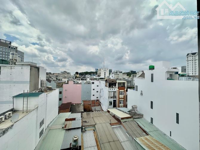 STUDIO FULL NỘI THẤT BAN CÔNG LỘNG GIÓ NGAY QUẬN 1 - 5