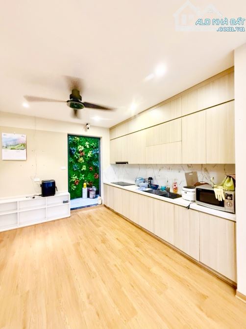NGÕ VIP PHỐ NGUYỄN VĂN CỪ   DT60M 5T 12TGARA G63  VIEW THOÁNG OC THANG MÁY  FULL NỘI THẤT - 5