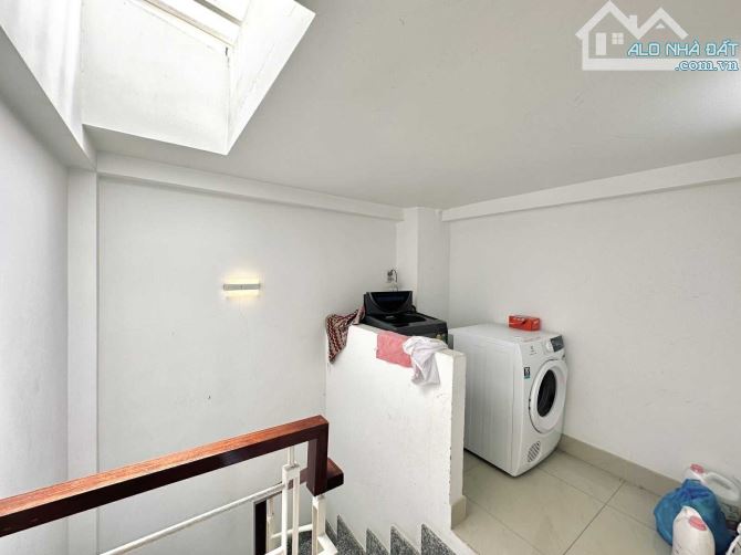 KHU VƯỜN HOA VIP PHÚ NHUẬN- 33M2 - 4 TẦNG - HẺM ÔTÔ 4.5M - 2 CĂN RA MẶT TIỀN - - 5