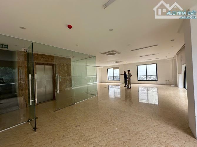 Cho thuê văn phòng Tố Hữu - Lương Thế Vinh, 120 m2/tầng, sàn thông , mặt tiền rộng - 5