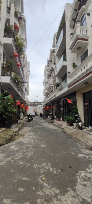 KHU PHÂN LÔ ĐỒNG BỘ- HXH NGAY CẦU BƯNG LÊ TRỌNG TẤN- BÌNH TÂN- DT 51M2- 4 TẦNG BTCT - 5