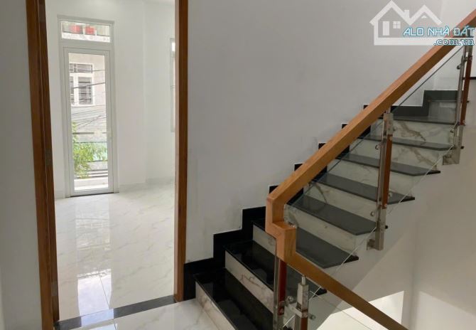 🔥 GIÁ 6,1 TỈ -- 57 M2 -- NHÀ 3 TẦNG GIÁP HOÀNG HỮU NAM – HẺM XE HƠI TRÁNH - 5