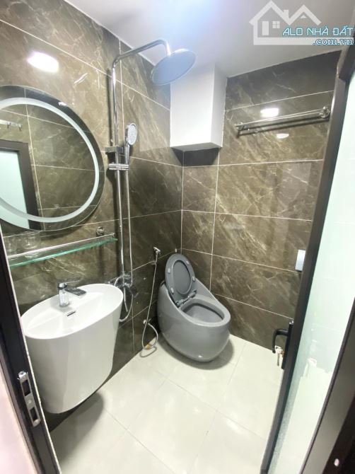SIÊU HIẾM: Nhà Đống Đa full NT - nhỉnh 6 tỷ - ngõ 3m, ô tô cách 10 bước chân - Alo gặp CC - 5