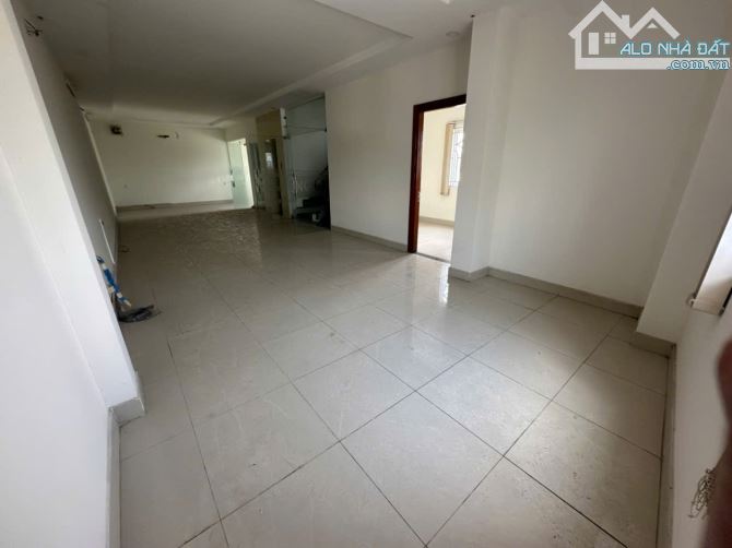 CHO THUÊ TOÀ NHÀ 7 TẦNG - THANG MÁY - LÔ GÓC 2 MẶT TIỀN KINH DOANH - 1250M2 SỬ DỤNG - 5