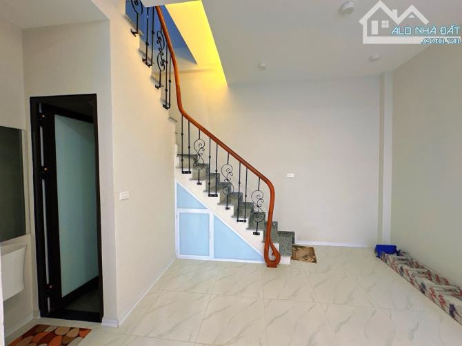 BÁN NHÀ PHÂN LÔ VƯƠNG THỪA VŨ – 45M² – 6 TẦNG – GARA Ô TÔ – THANG MÁY – 16.7 TỶ - 5