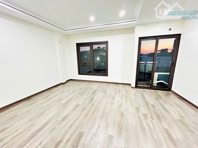 💥TRƯƠNG ĐỊNH - BẠCH MAI - 40M2X5T - 9 TỶ - MẶT TIỀN RỘNG - 3 BƯỚC Ô TÔ - THANG MÁY - 5