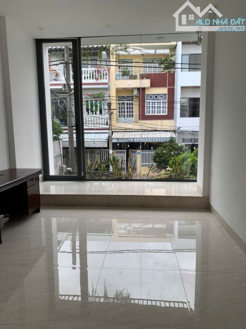 📌📌📌LÀM VIỆC TRỰC TIẾP GIÁ TỐT !!!Bán nhà 3 tầng mặt tiền phan văn trị - 5