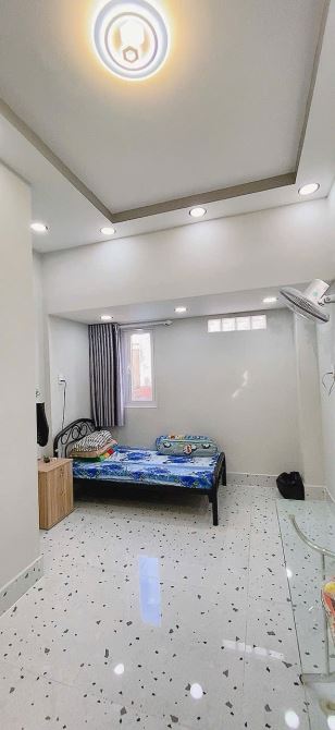 Bán nhà mới  MTKD đỉnh 10M Đội Cung quận 11 dt 33m2- 3 tầng chỉ 6.8 tỷ tl - 7