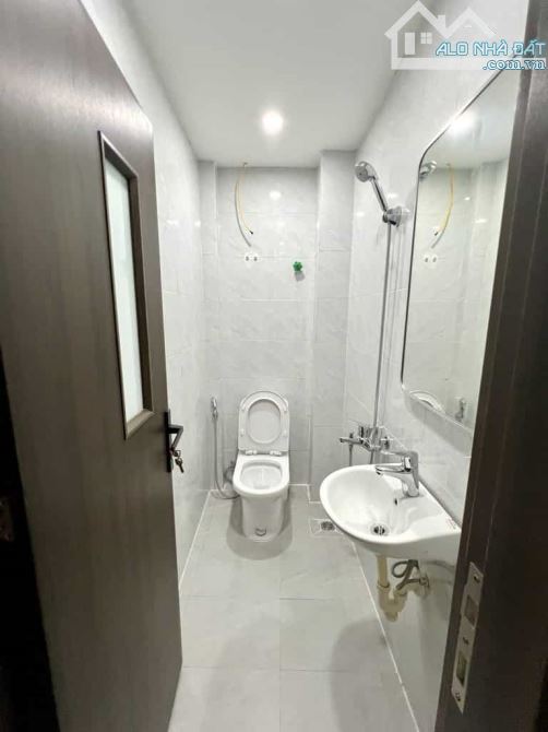 Bán Nhà Hoàng Mai 43m2 dân xây 4 tầng,4 phòng ngủ ở luôn.Giá 5.7 tỷ! - 6