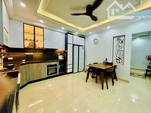 BÁN NHÀ ĐẸP KHU TRUNG TÂM HÀNH CHÍNH QUẬN NAM TỪ LIÊM 37M - MẶT TIỀN 4.65M - 6