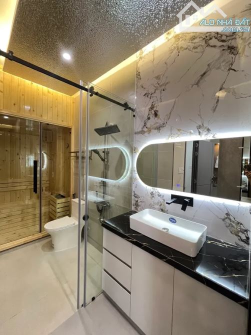 Bán nhà 6 tầng Tân Phú hẻm rộng 10m có thang máy full tiện ích xách vali vào ở ngay 9.5 tỷ - 6