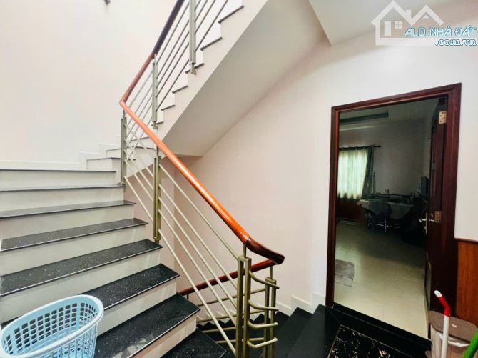 Bán nhà 2 mặt tiền Nguyễn Thanh Tuyền, Tân Bình DT: 5,5x19m, 3 lầu đẹp, giá chỉ nhỉnh 14T - 6