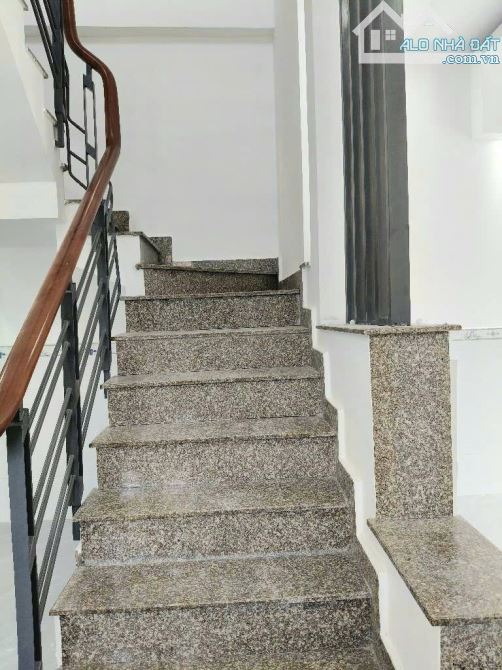NHÀ ĐẸP HXH LÔ GÓC 3 MẶT TIỀN,NGANG 4,5M,TÂN CHÁNH HIỆP 34, Q.12-68M2-2 LẦU BTCT,5,2 TỶ - 6