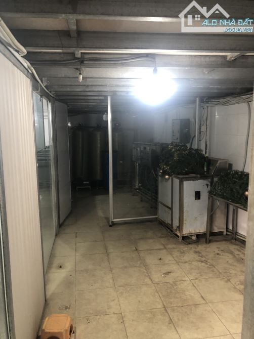 Cho thuê kho xưởng khu đô thị Văn Khê. DT 250m2, MT 10m, điện 3 fa, xe công đỗ cửa giá - 6