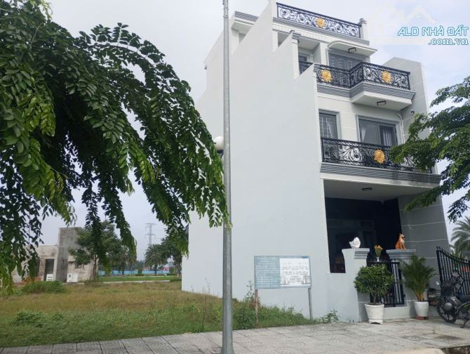 NHÀ SIÊU ĐẸP CẦN TÌM CHỦ XỨNG TẦM,1 TRỆT 2 LẦU,SHR GIÁ CHỈ CẦN 1TY300 LÀ SỞ HỮU - 4