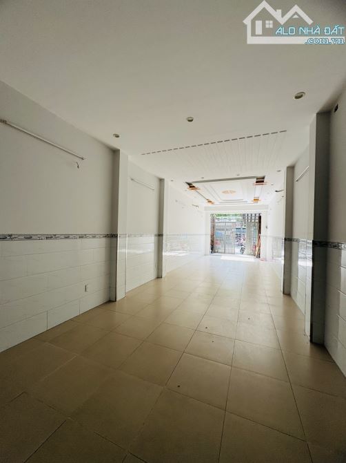 MẶT TIỀN KÊNH TÂN HOÁ Q.TÂN PHÚ GIÁP Q.11 TÂN BÌNH -90M2-4 TẦNG BTCT-VỈA HÈ 7M - 6