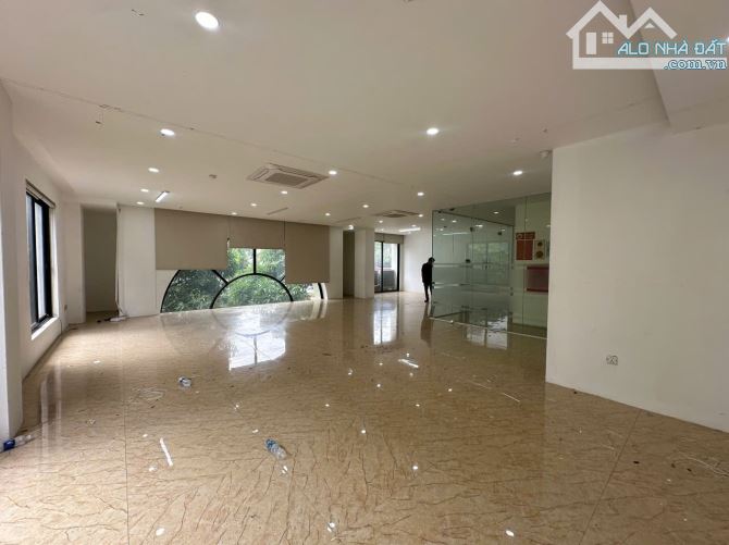Cho thuê văn phòng Tố Hữu - Lương Thế Vinh, 120 m2/tầng, sàn thông , mặt tiền rộng - 6