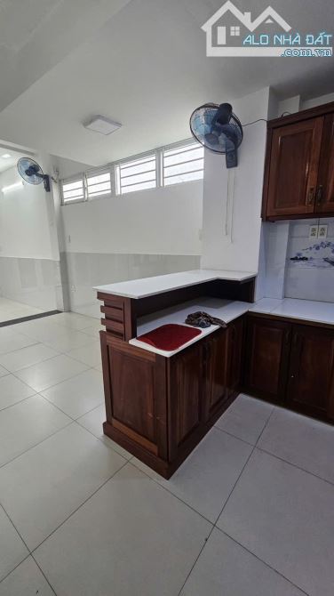 3 CĂN RA MẶT TIỀN NGUYỄN VĂN ĐỪNG Q.5 - HẺM 4M - THÔNG TỨ PHÍA - CHÍNH CHỦ LÂU NĂM - 6