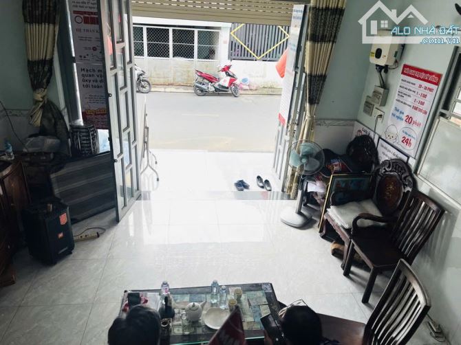 QUẬN 12 - TCH 35 - Nhà 2 Tầng - Mặt Tiền Kinh Doanh , DT: 160M2, - SHR , Giá 6,990 Tỷ.. - 6