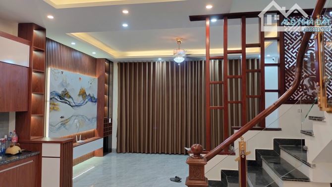 Bán nhà 3 tầng tại Định trung, Vĩnh yên, Vĩnh Phúc. DT 120m2 Hướng tây nam, Giá 4,3 tỷ - 6