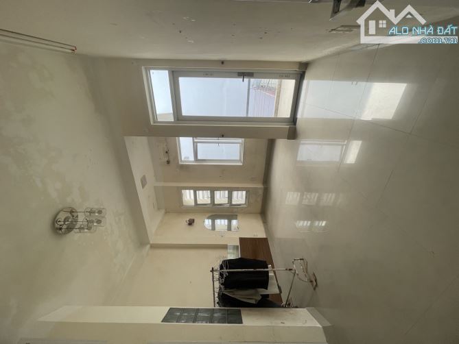 🎉🎉+Với diện tích 108m² và mặt tiền 8m, ô tô đỗ trong sân. ngôi nhà được thiết kế 3 tầng - 6